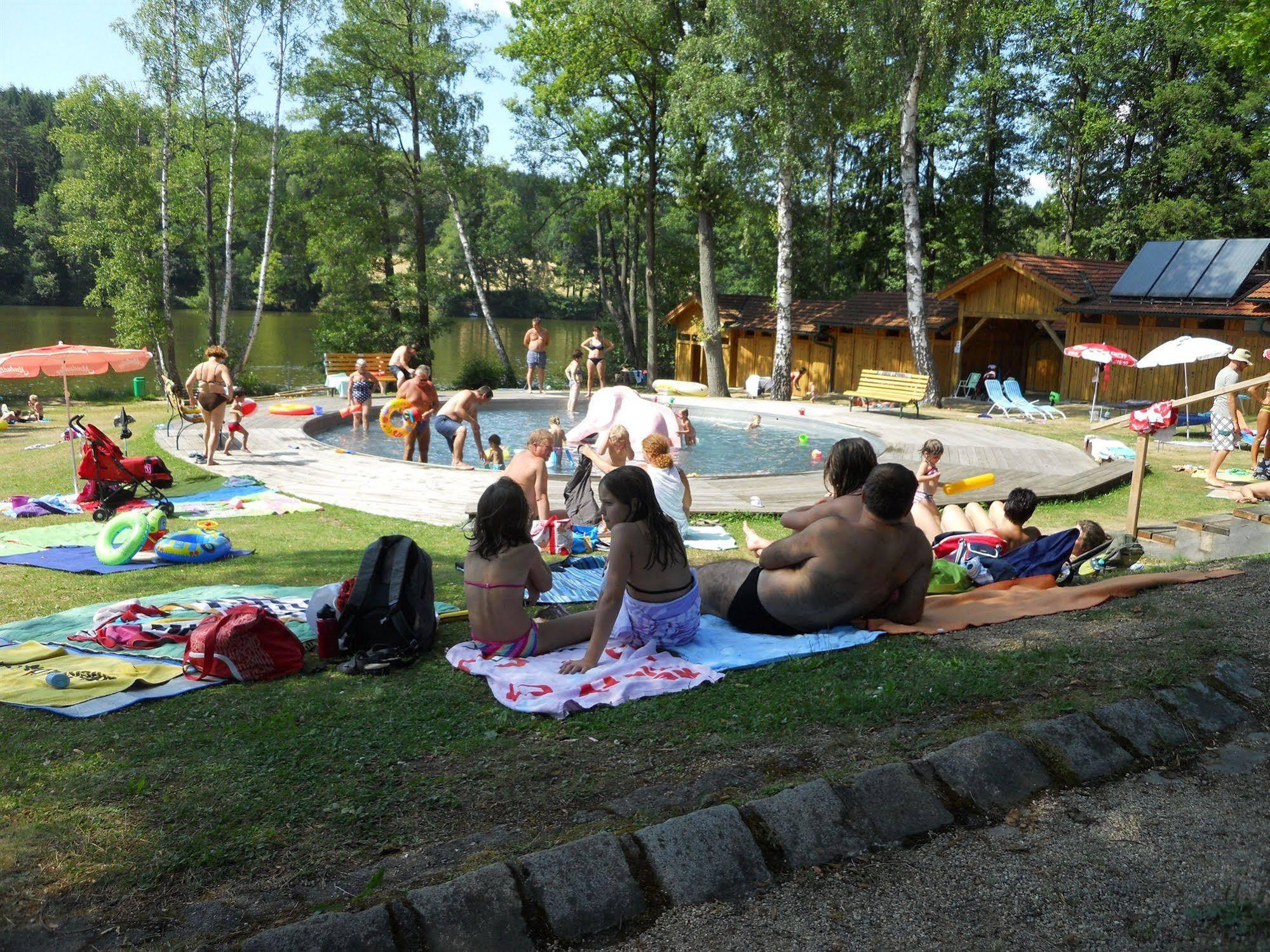 Hotel Theater- Und Feriendorf Koenigsleitn Gmbh Litschau Exteriér fotografie