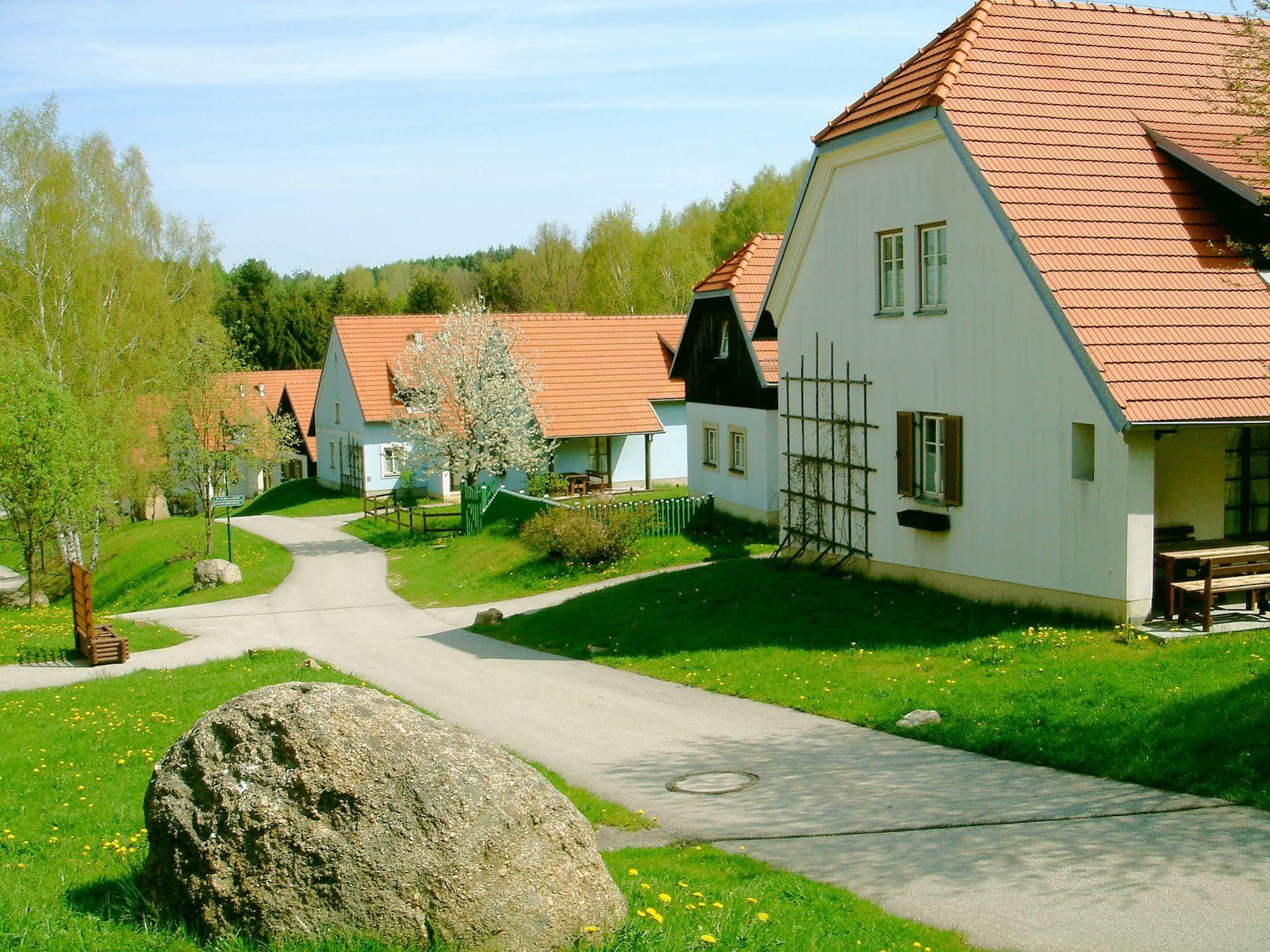 Hotel Theater- Und Feriendorf Koenigsleitn Gmbh Litschau Exteriér fotografie