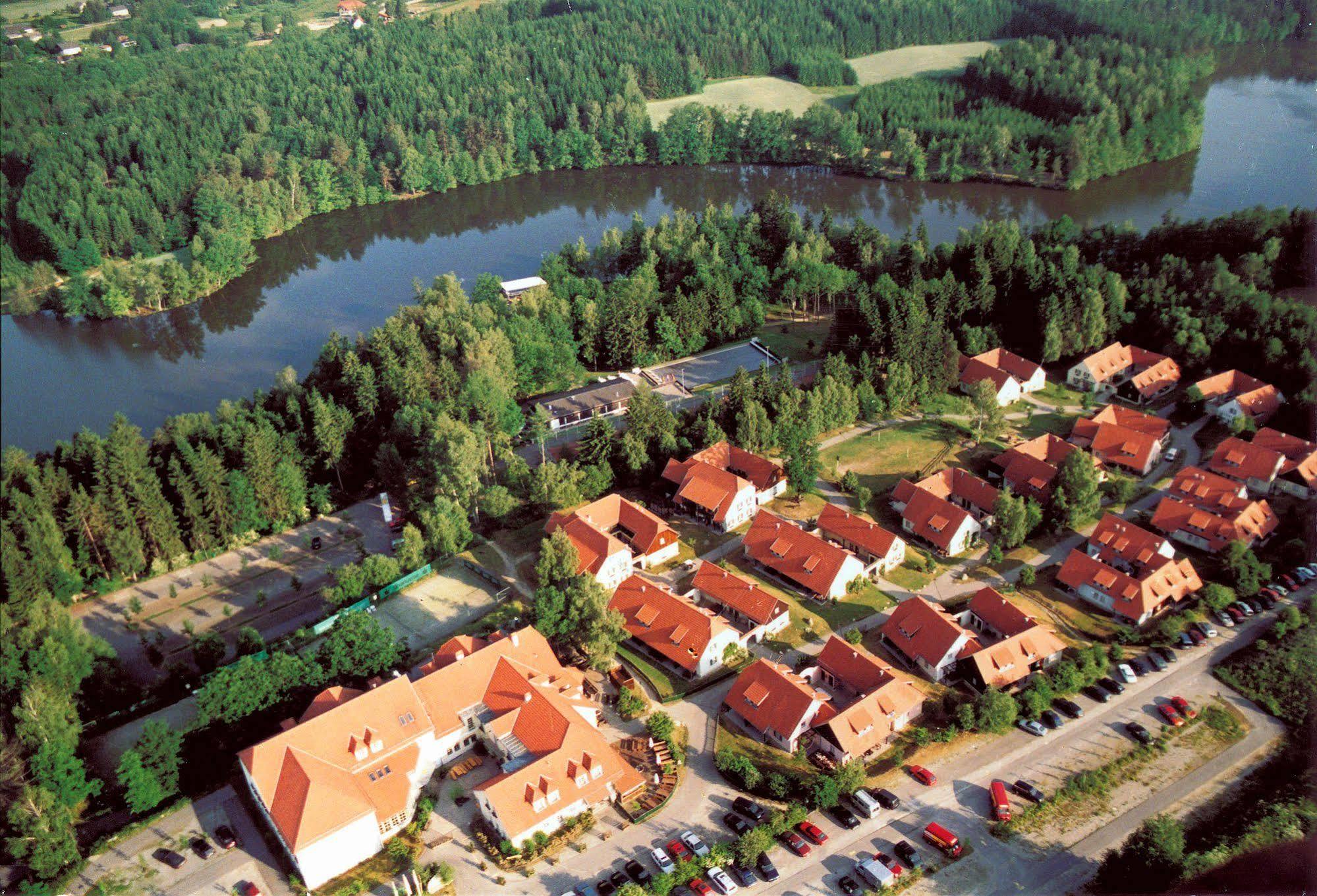 Hotel Theater- Und Feriendorf Koenigsleitn Gmbh Litschau Exteriér fotografie